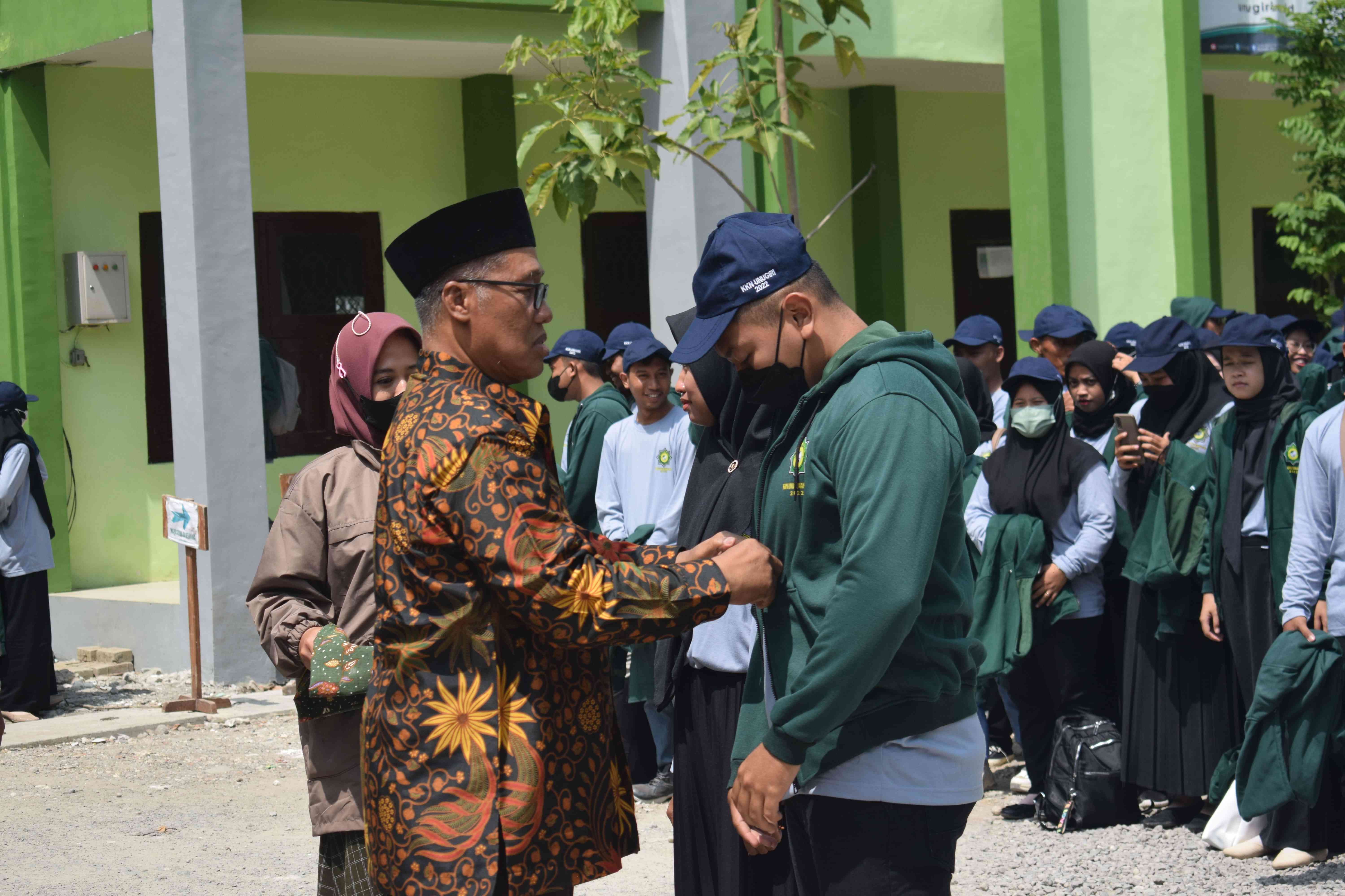 UNUGIRI Berangkatkan 1007 Mahasiswa KKN Di Lima Kabupaten Halaman 1 ...