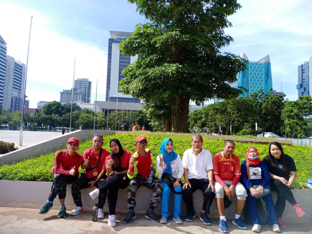 Komunitas Senam Ria Monas: Sehat Itu Mahal Halaman 1 - Kompasiana.com