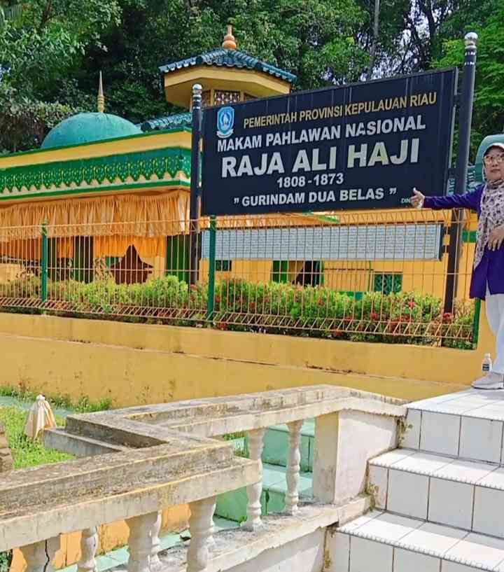 Jejak Sejarah di Pulau Penyengat Tidak Hanya Makam Raja Ali Haji ...
