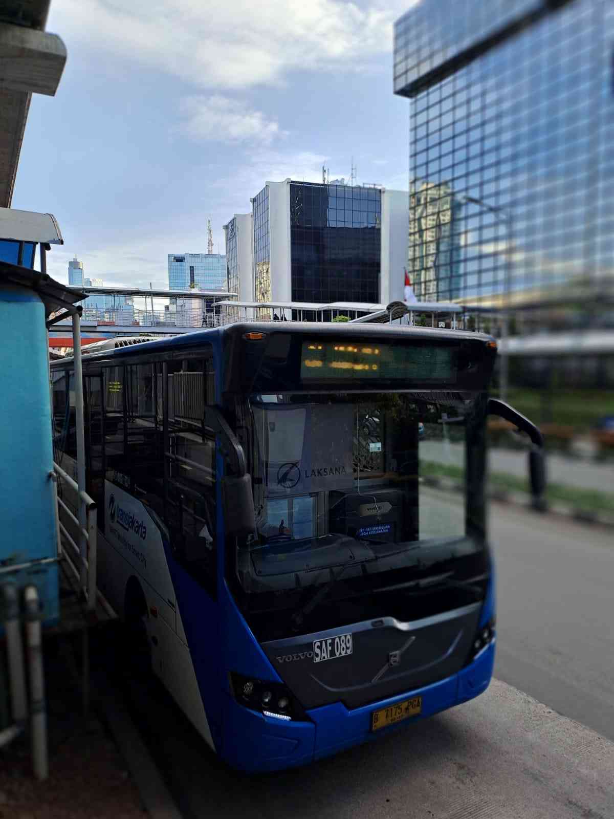 Kena "Prank" Petugas Bus Transjakarta Kala Naik 6H Rute Lebak Bulus ...