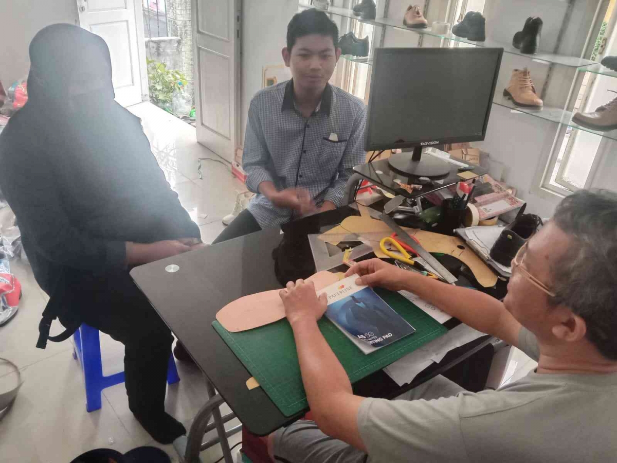 PKKM Magang Mandiri Mahasiswa UPN “Veteran” Jawa Timur di UD Wardana Mojokerto Siap Mengoptimalkan Strategi Digital Marketing Bisnis