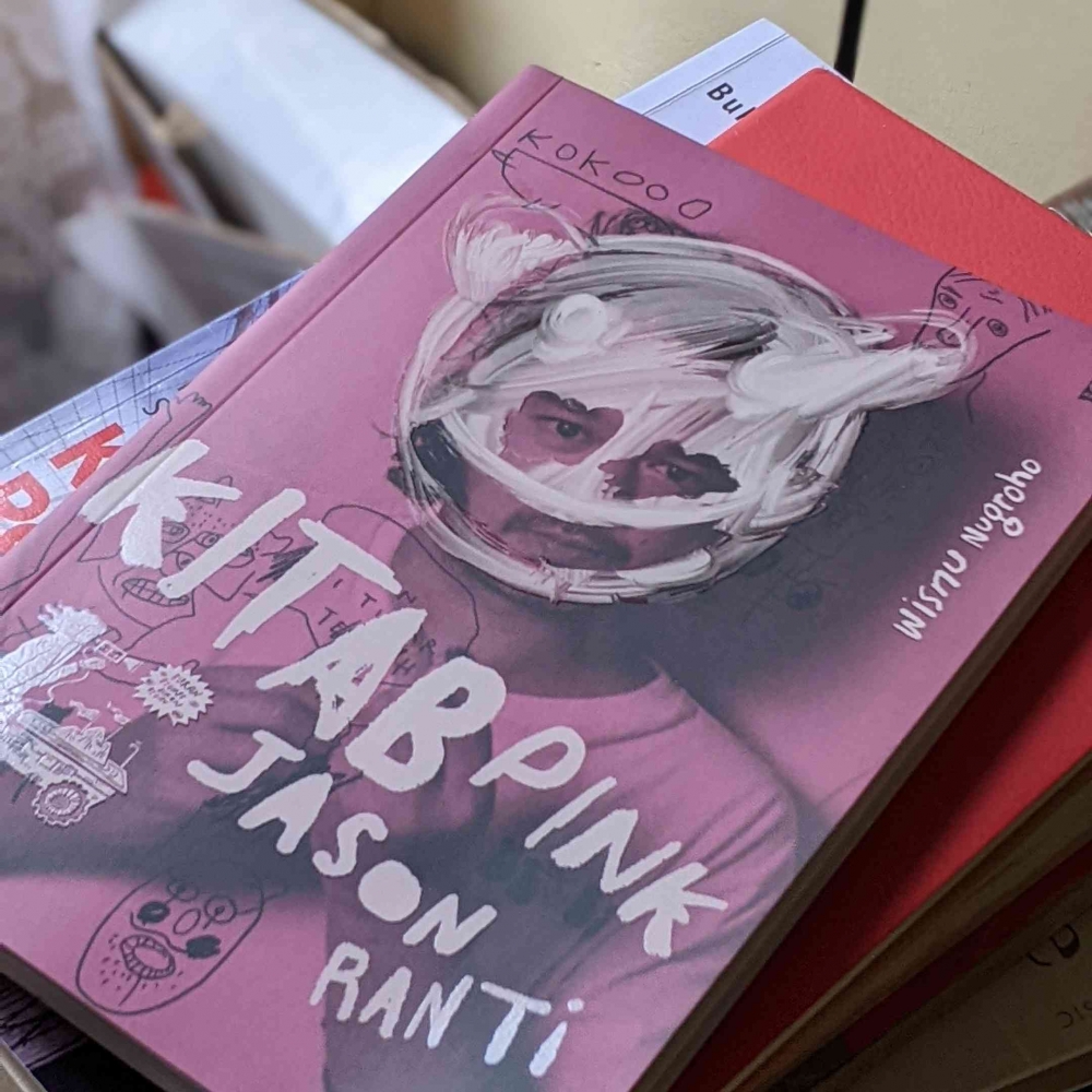 Kitab Tipis Berwarna Pink Tentang Jason Ranti - Kompasiana.com