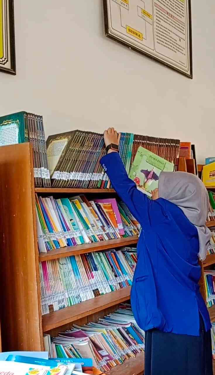 Revitalisasi Perpustakaan Menumbuhkan Minat Baca Siswa Dan Kedisiplinan ...