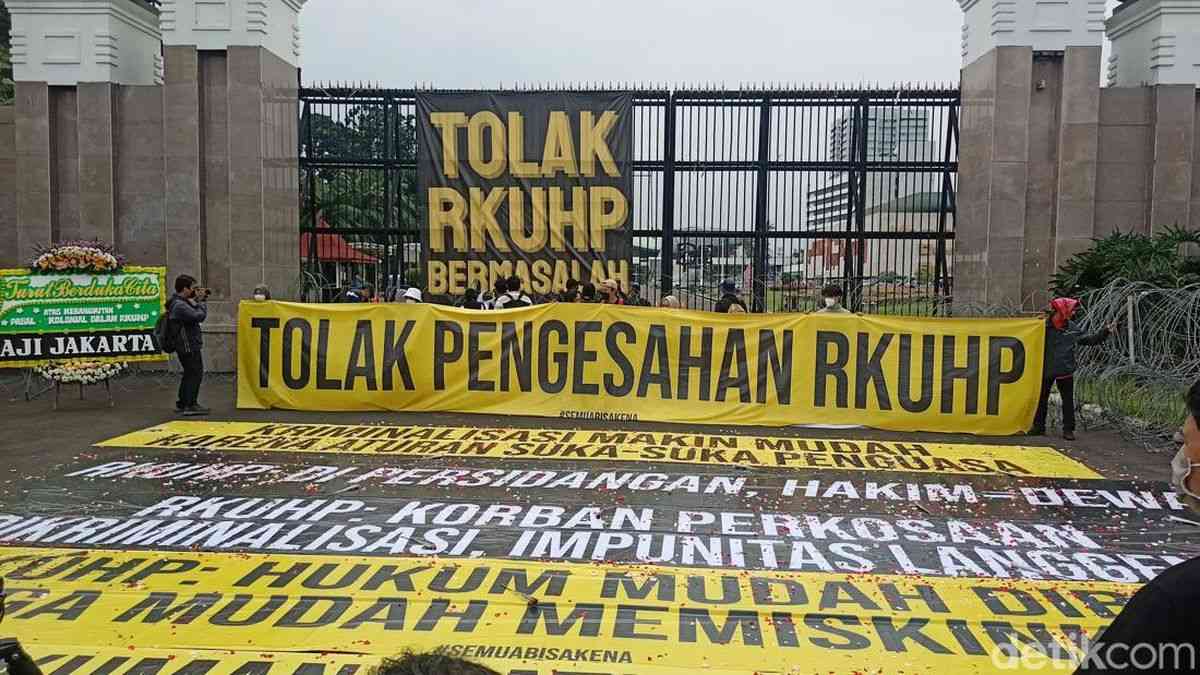 Pro Kontra Pengesahan RKUHP, Sinyal Baru Kemunduran Demokratisasi di ...