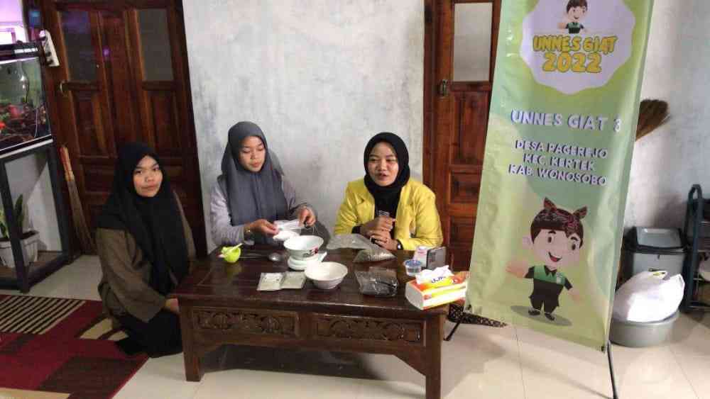 Inovasi Pemanfaatan Teh Hijau untuk Menciptakan Peluang Usaha Baru bagi Pemuda di Desa Pagerejo Inovasi Pemanfaatan Teh Hijau untuk Menciptakan Peluang Usaha Baru bagi Pemuda di Desa Pagerejo