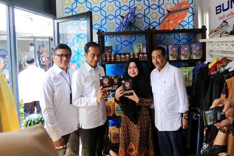 Transformasi BRI Membawa UMKM Rendang Semakin Mendunia di Pasar Global Transformasi BRI Membawa UMKM Rendang Semakin Mendunia di Pasar Global