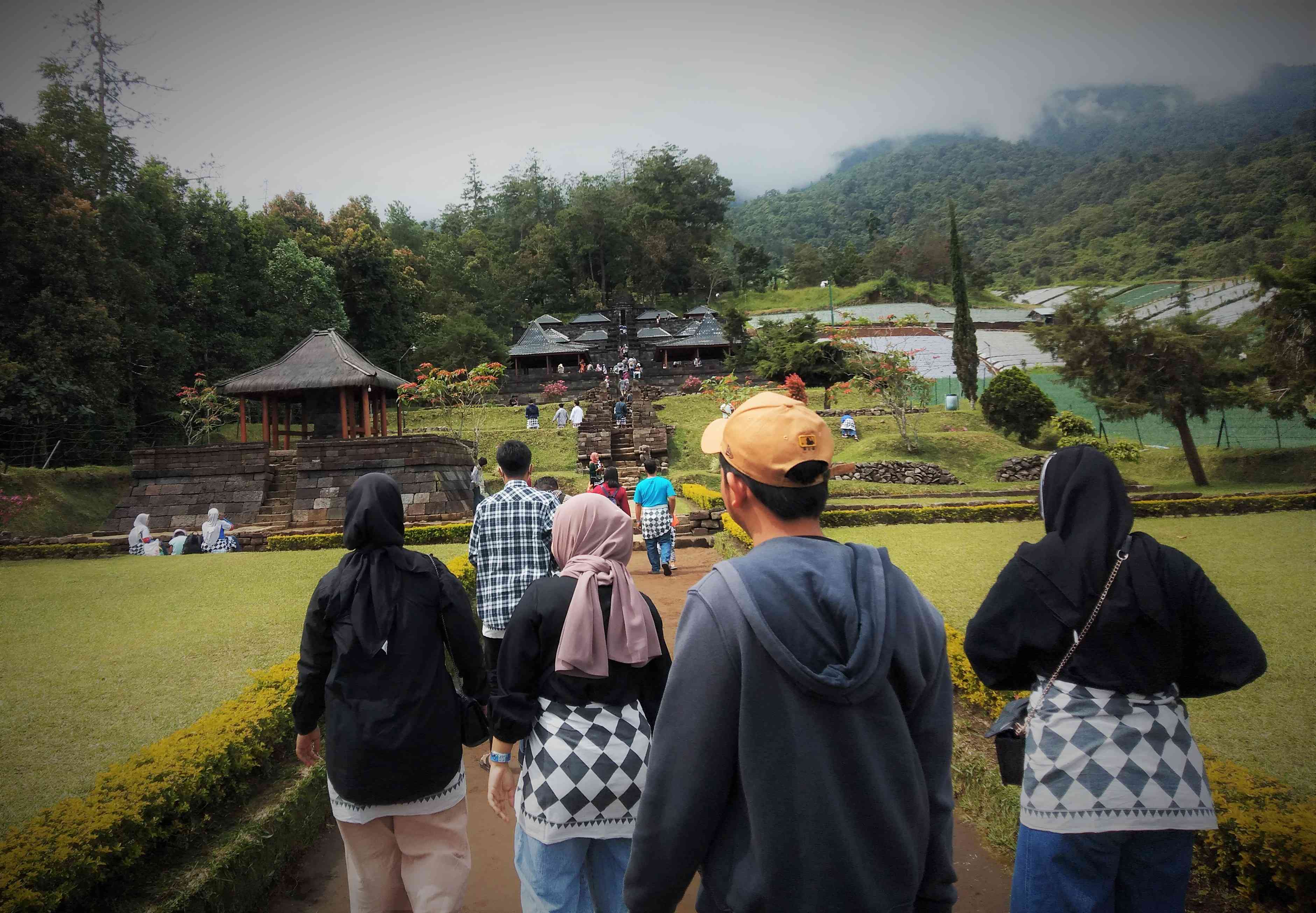 Candi Cetho, Situs Cagar Budaya Di Lereng Gunung Lawu Yang Akan Nilai ...