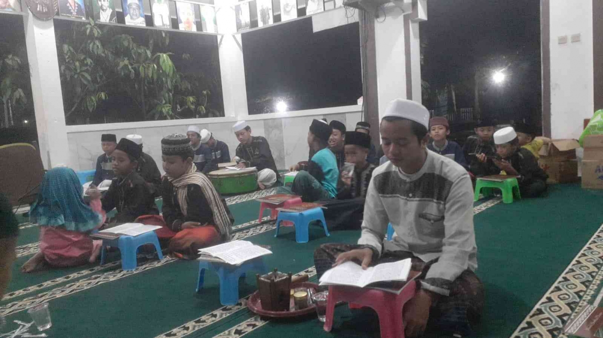Albil Mengikuti Aktivitas Majlis Albil Islamic Center di Cilandak ...