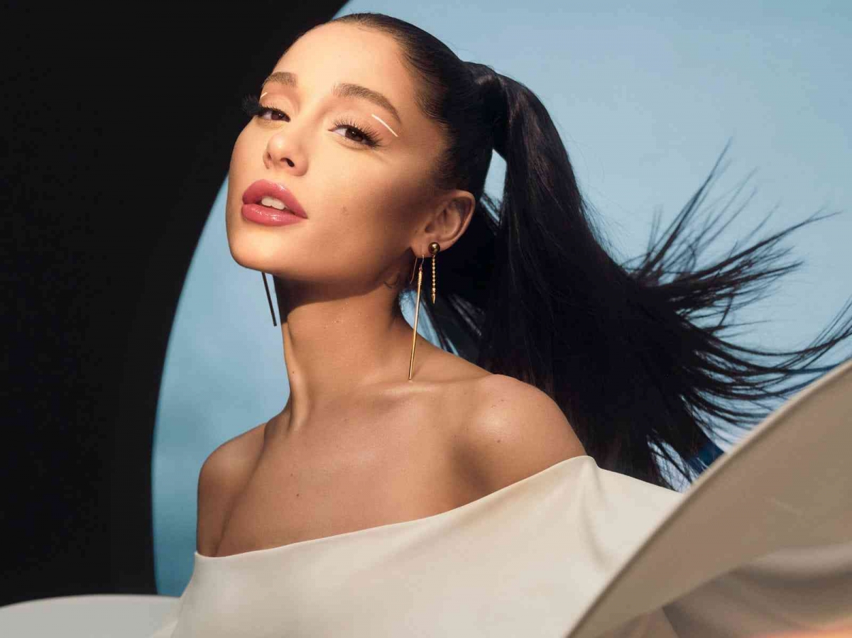 Ariana Grande Luncurkan Koleksi Fragrance Terbarunya! Mod Blush dan Mod