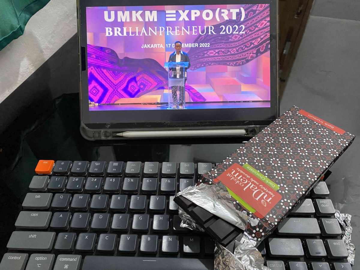 UMKM Terima Rapor, Semua Naik Kelas dengan Nilai Memuaskan Berkat BRILianpreneur UMKM Terima Rapor, Semua Naik Kelas dengan Nilai Memuaskan Berkat BRILianpreneur