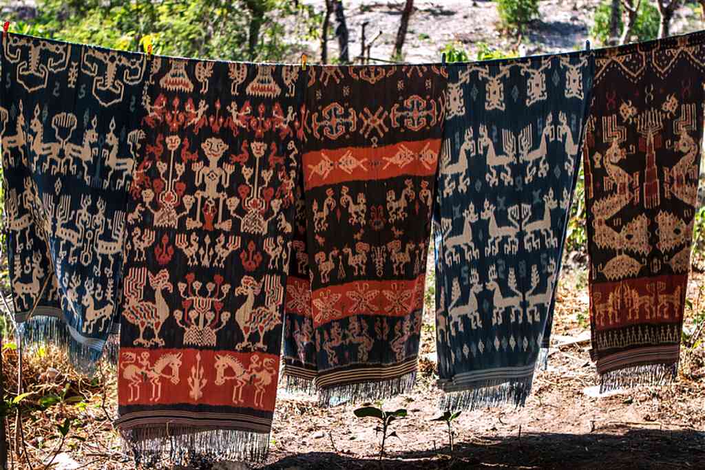 Kain Tenun Sumba