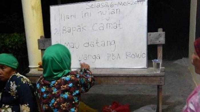 Menuju Desa Buta Aksara Nol Persen: Literasi Digital untuk Warga Desa Kuripan Kidul