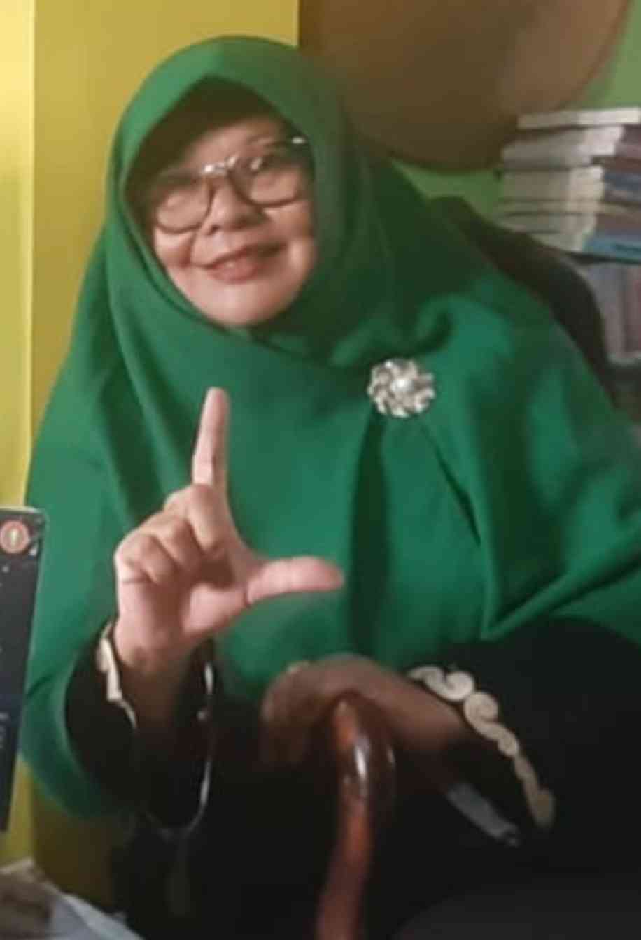 Puisi Akrostik: Sang Ratu Antologi Halaman 1 - Kompasiana.com