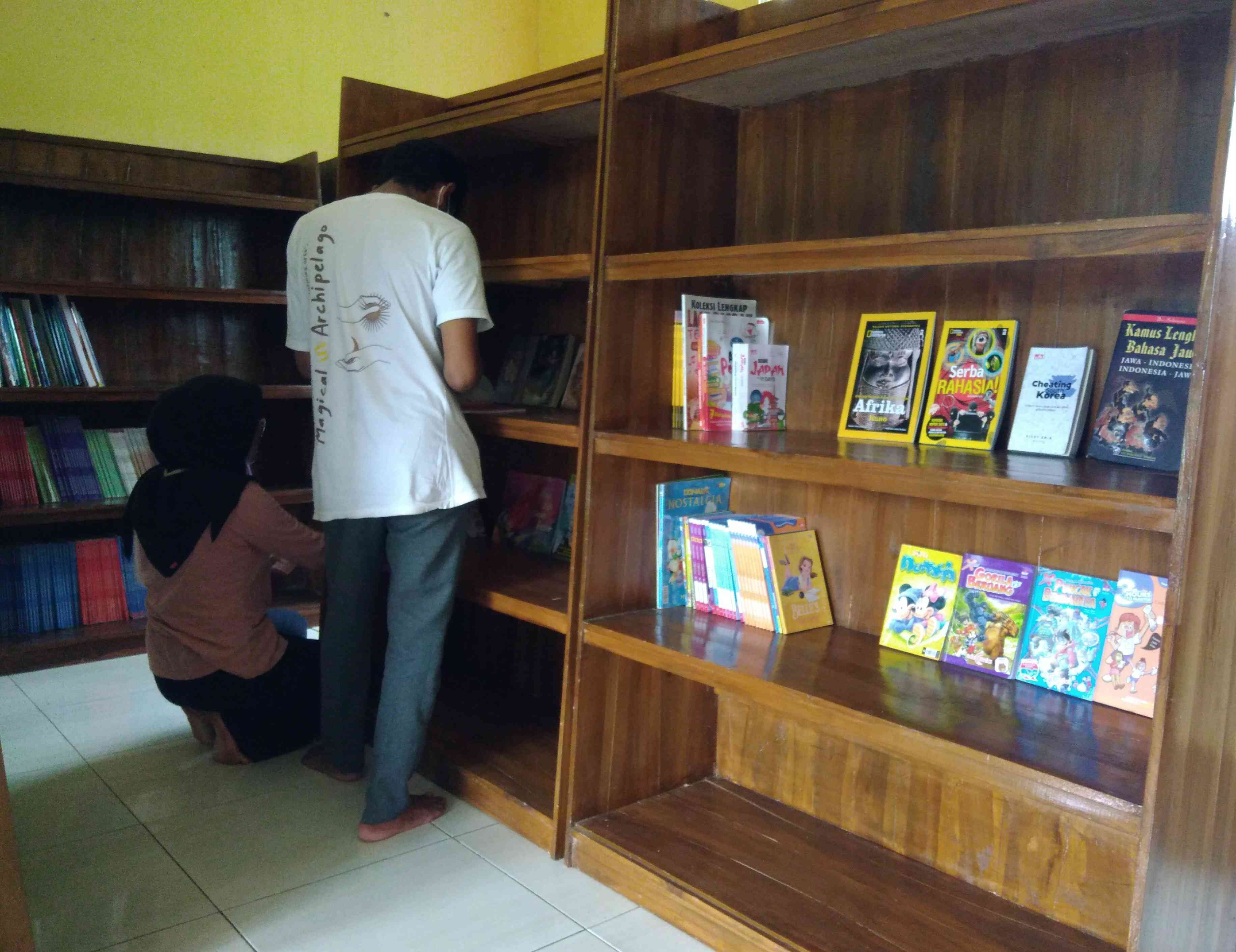 Peduli Literasi! Mahasiswa Undip Membantu Pengelolaan Perpustakaan ...