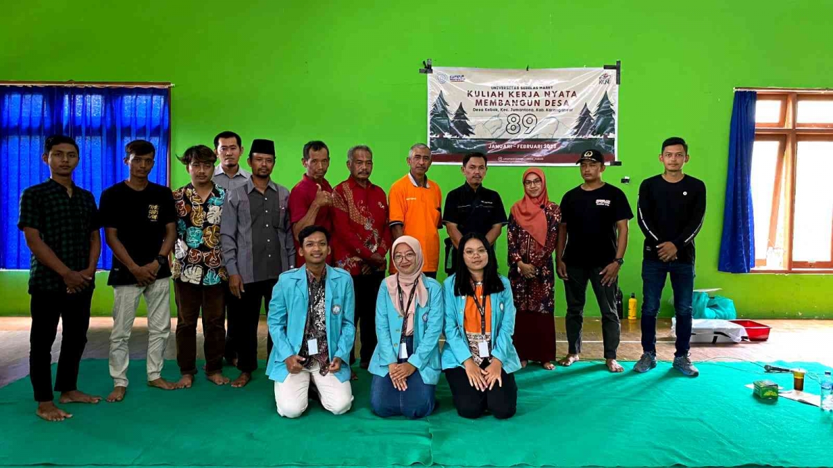 KKN UNS Kelompok 89 Ciptakan Peluang Usaha Budidaya Maggot untuk Mengurangi Limbah Durian Desa Kebak