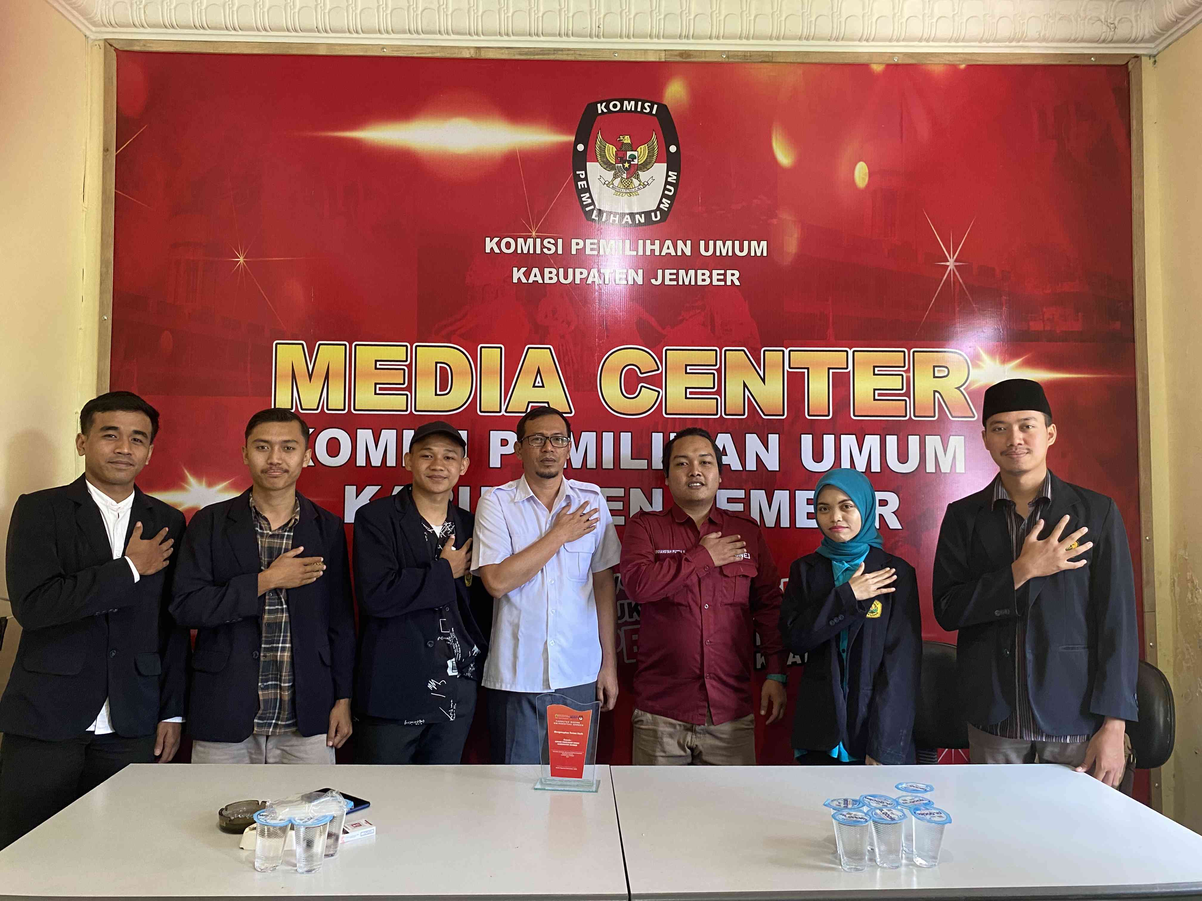 Melaksanakan Program Magang MBKM, Mahasiswa FH UNEJ Ikut Berpartisipasi ...