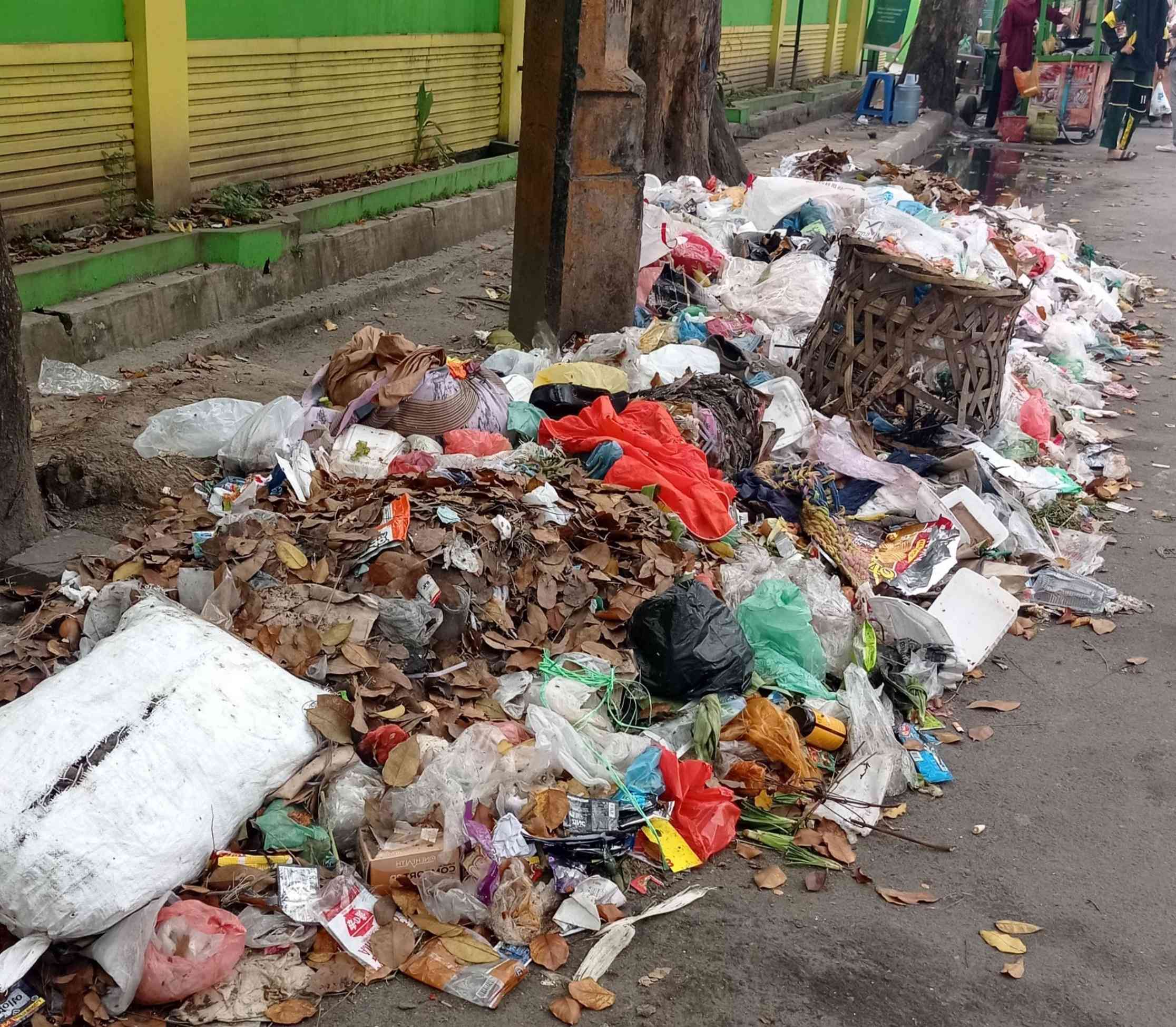 Dampak Kurangnya Kesadaran Diri Masyarakat Akan Sampah Halaman 1 ...