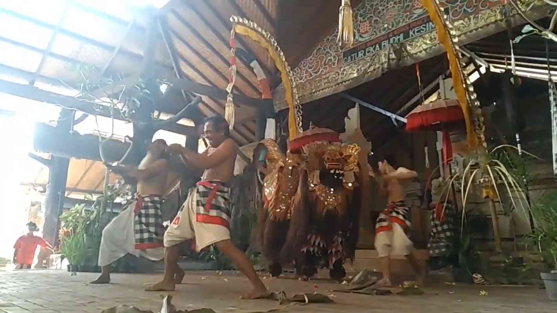 Tari Barong: Tarian Magis Dari Bali Halaman 1 - Kompasiana.com