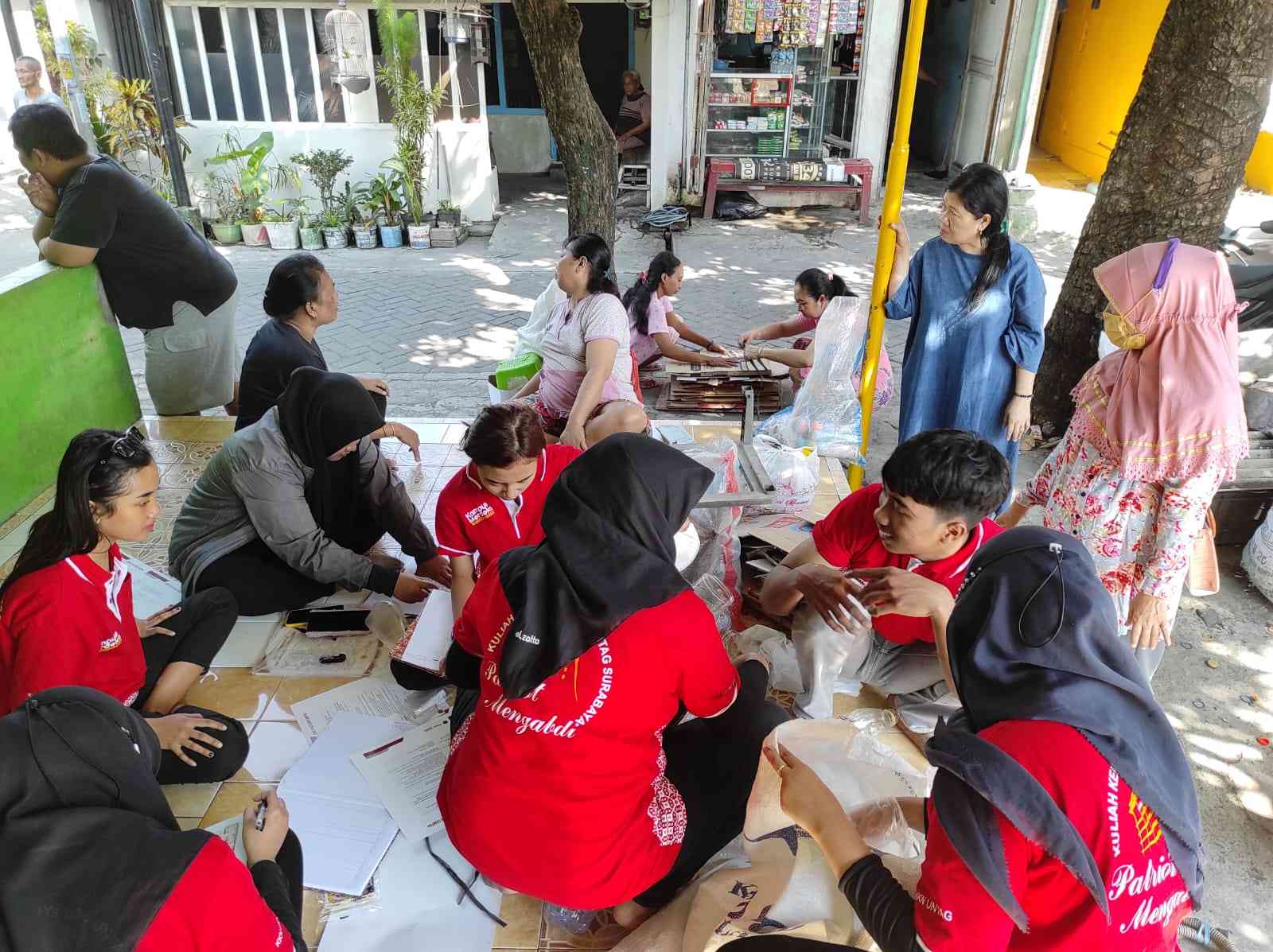 Pemberdayaan Masyarakat Dalam Pembentukan Dan Pengelolahan Bank Sampah ...