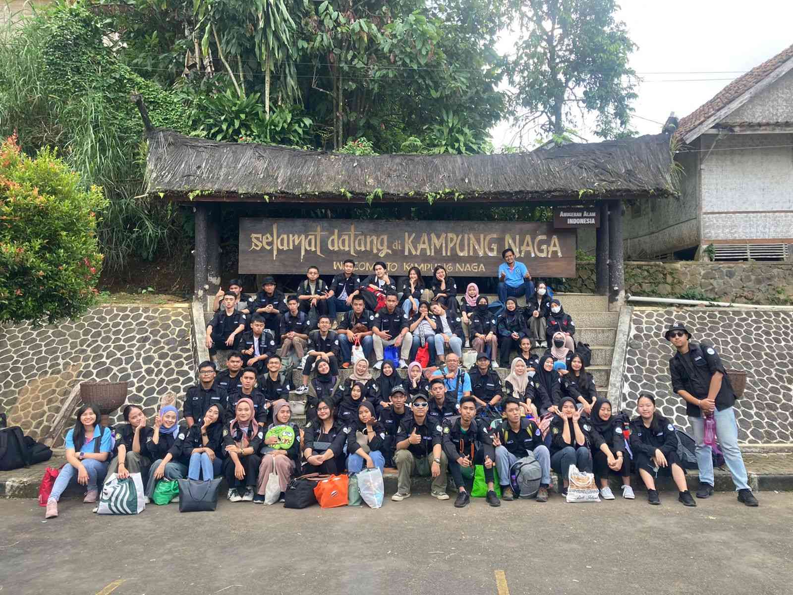 Mengenal Mata Pencaharian Lokal Masyarakat Kampung Naga Halaman 1 - Kompasiana.com