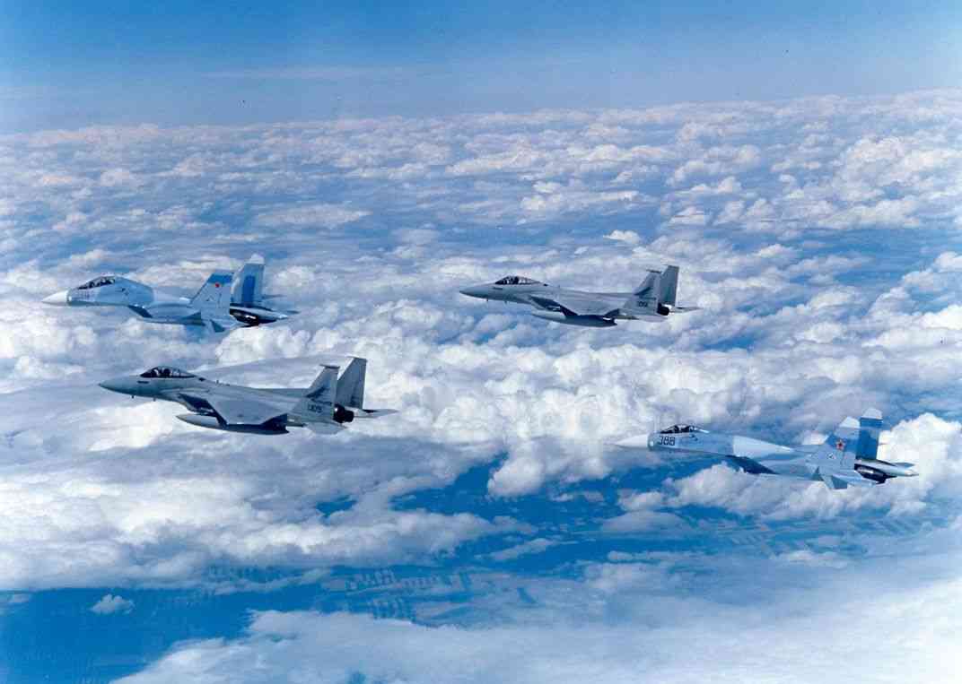 Antara Pesawat SU 27 Dan MIG 29 Dengan F 16 Dan F 15 Halaman 1 Antara Pesawat SU 27 Dan MIG 29 Dengan F 16 Dan F 15 Halaman 1