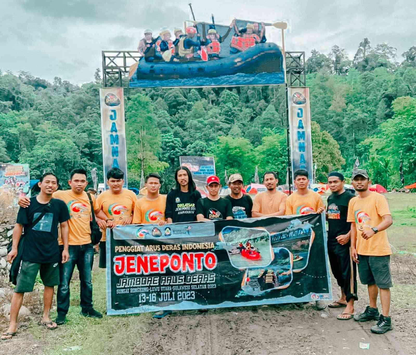 Semangat Rafter Turatea Di Sungai Rongkong Luwu Utara - Kompasiana.com