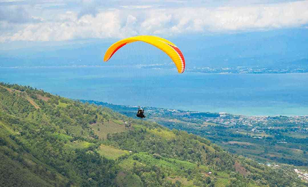 Puncak Matantimali Lokasi Paralayang Terbaik Asia oleh Papa Hiu - Kompasiana.com