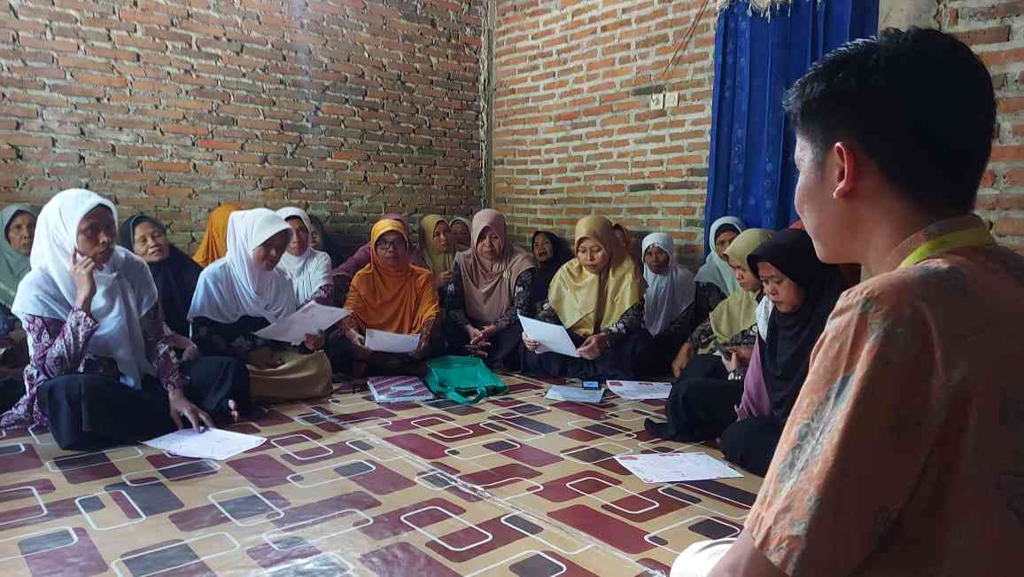 Menggugah Kesadaran: Pemerintah Desa Cibeunying dan Edukasi Anti-Kemiskinan