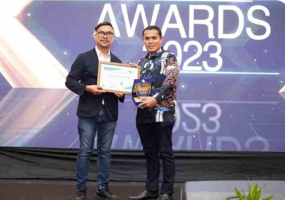 Ahmad Susanto Raih Award 2023 Tokoh Olahraga Terbaik Sulawesi Selatan ...