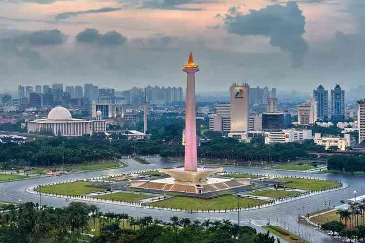 Monumen Nasional (Monas): Ikon Jakarta yang Terus Berkembang Halaman 1 - Kompasiana.com