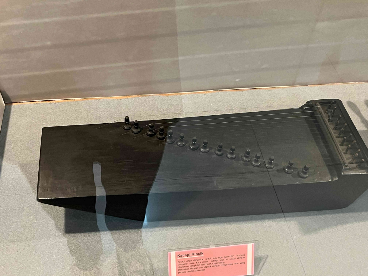 Kecaapi Kecapi Ricik, Alat Musik Tradisional yang Memiliki Fungsi Selain ...