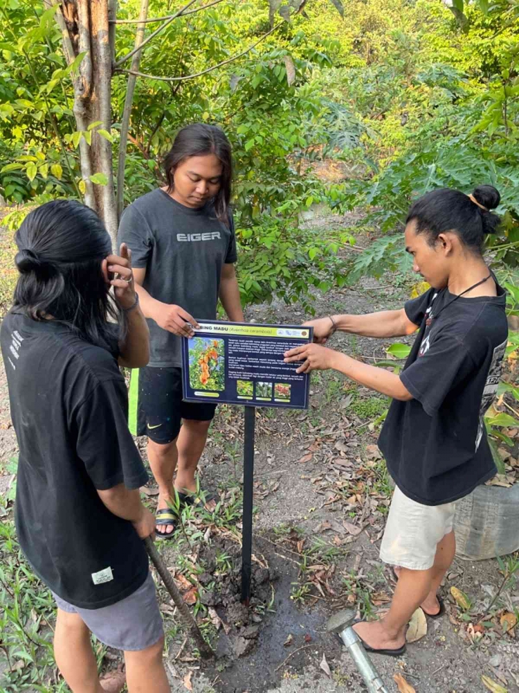 Edukasi Wisata Pembuatan Sign Informasi di Wisata Outbound - Kompasiana.com