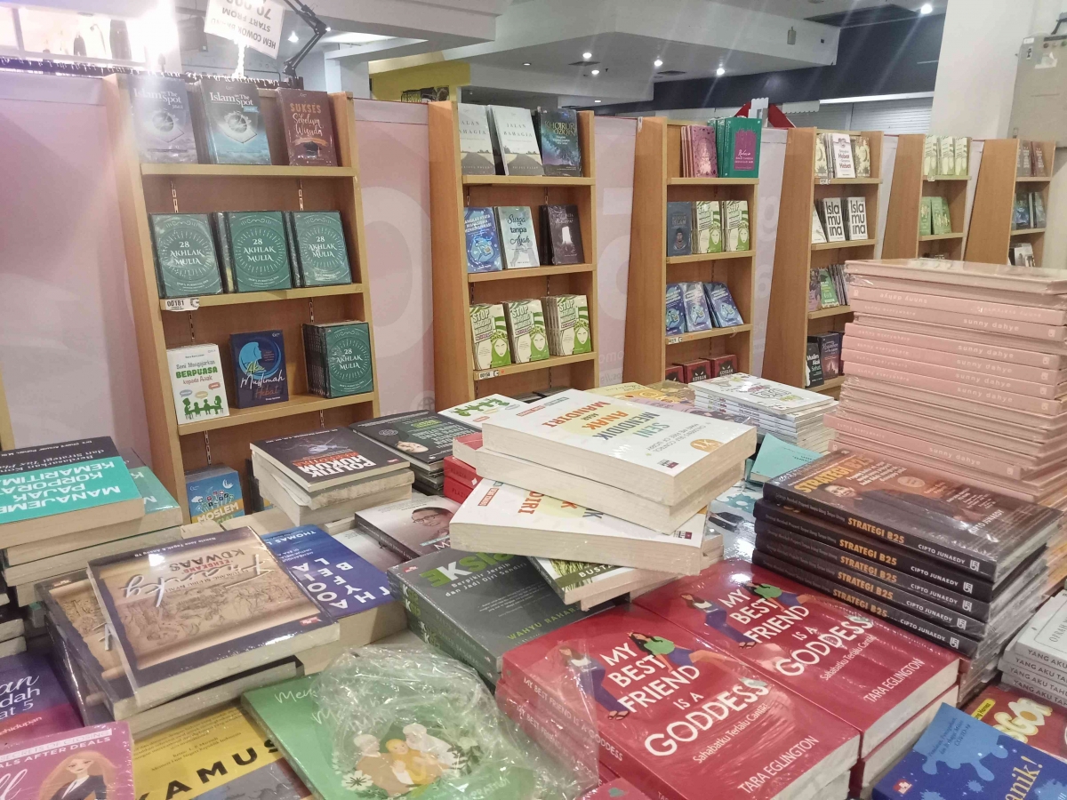 Segera Merapat! Gramedia Maspion Square Surabaya Buka Gudang, Harga ...