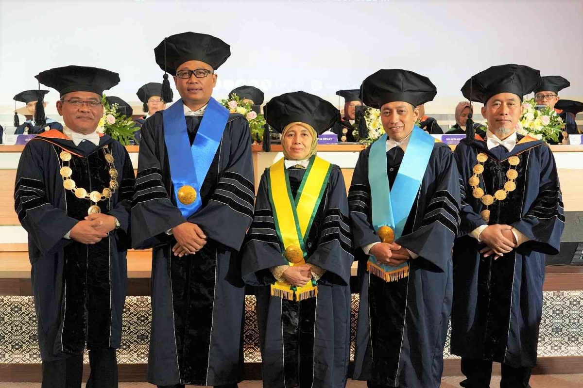 Kuatkan Mutu Akademik, UAD Kukuhkan Guru Besar dalam Tiga Bidang ... - Pengukuhan Tiga Guru Besar Universitas AhmaD Dahlan UaD Dok BiDang Humas Protokol UaD Jpg 656D96a0c57afb28D8657aD2 Kuatkan Mutu Akademik, UAD Kukuhkan Guru Besar dalam Tiga Bidang ... - Pengukuhan Tiga Guru Besar Universitas AhmaD Dahlan UaD Dok BiDang Humas Protokol UaD Jpg 656D96a0c57afb28D8657aD2