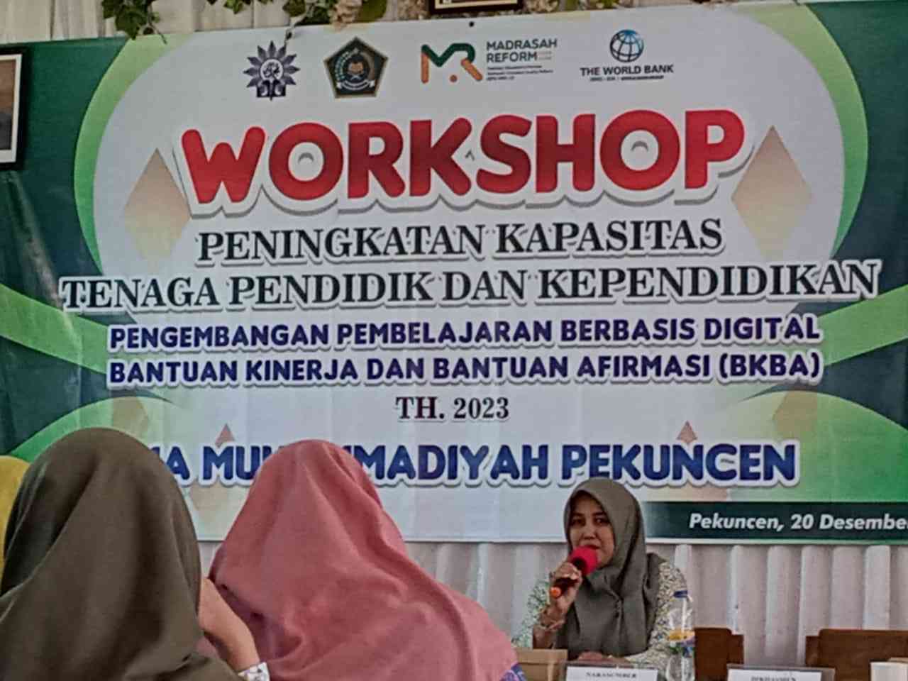 Workshop "Pengembangan Pembelajaran Berbasis Digital" Halaman 1 ...