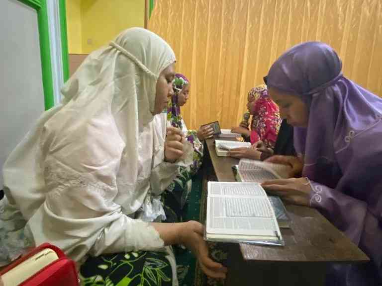 Literasi Religius: Mengaji Sembari Membaca di Desa Kuripan Kidul