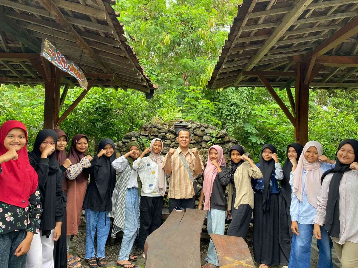 Solidaritas di Poskamling: Membangun Rasa Percaya Bersama