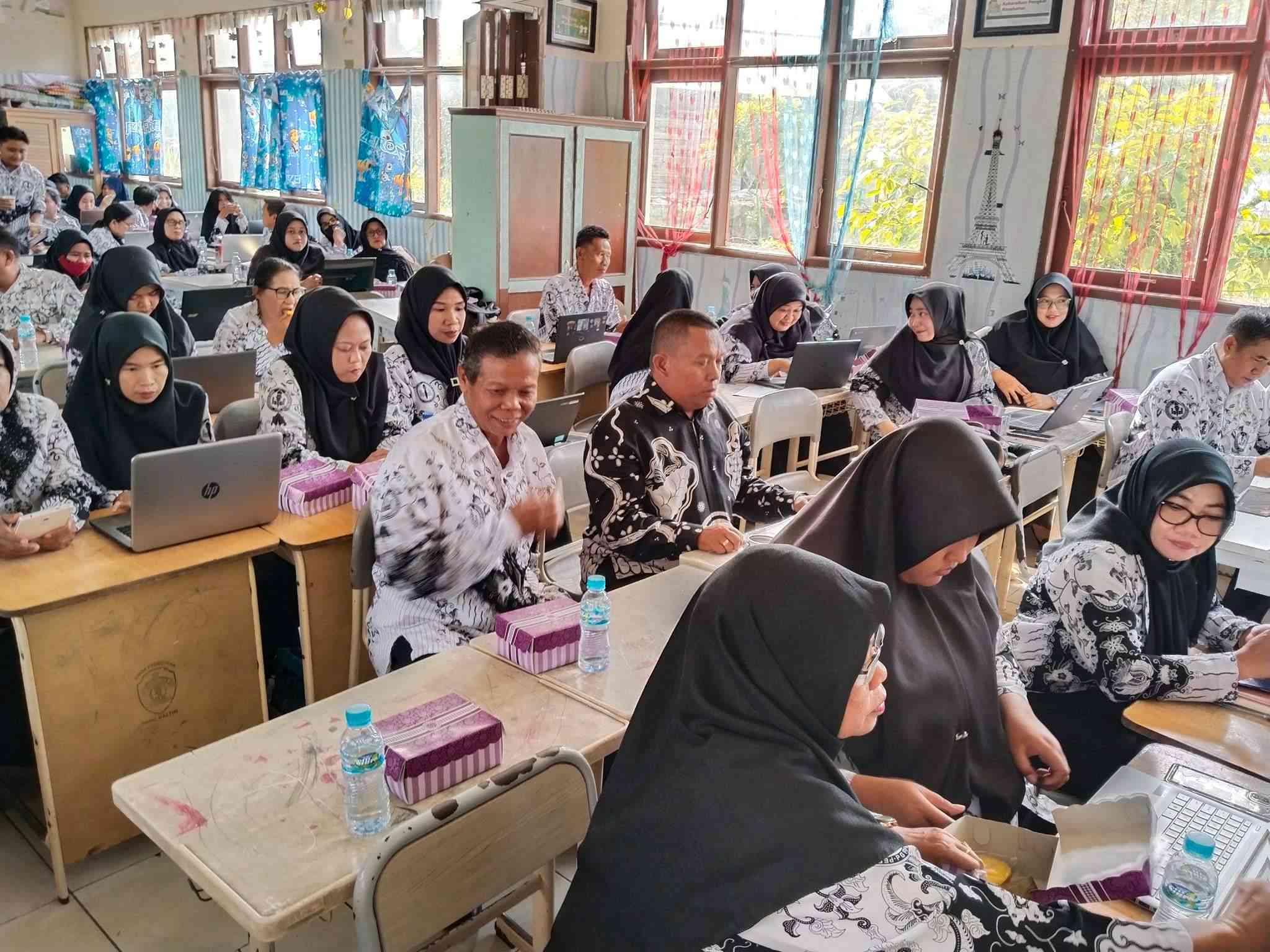 Guru Penggerak Digugat, MA Kabulkan Batasan Usia Bukan Menjadi Syarat ...