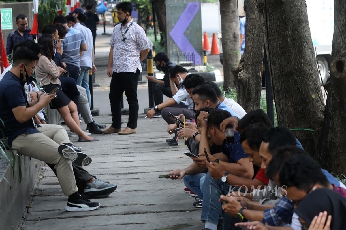 Dinamika Dan Tantangan Masyarakat Kelas Menengah Dalam Era Modern ...