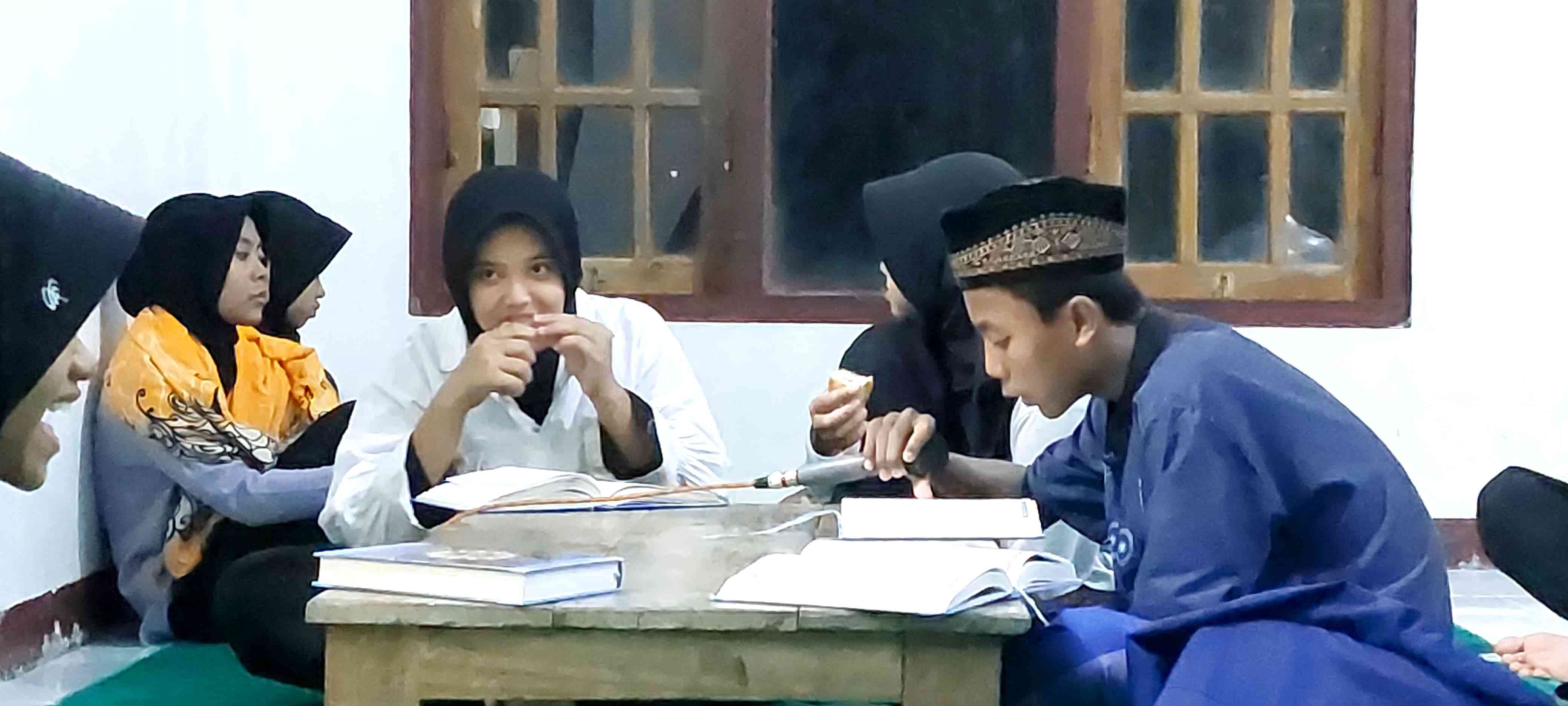 Tadarus Al-Qur'an Bersama Pemuda/i Desa Pagerukir: Membangkitkan ...