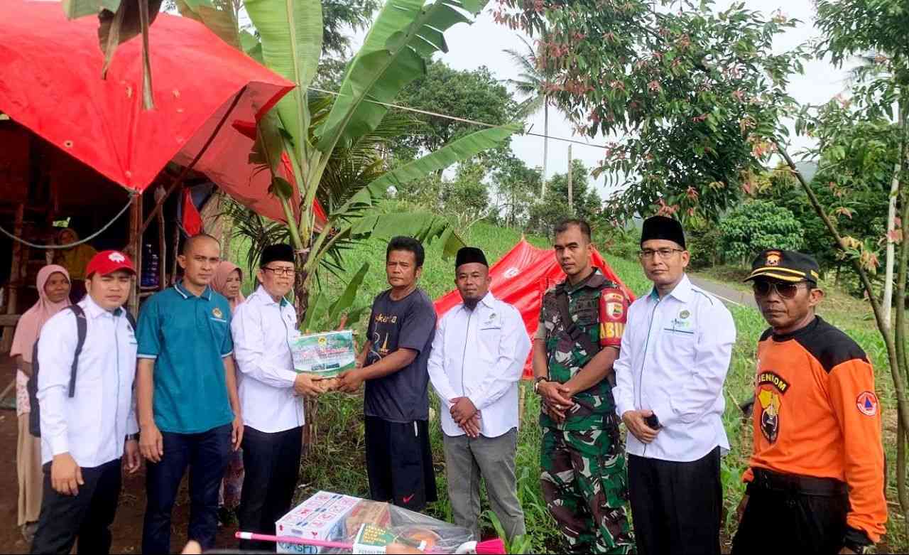 Menyatukan Tangan, LDII Sumbar Bantu Korban Bencana Galodo Dengan ...