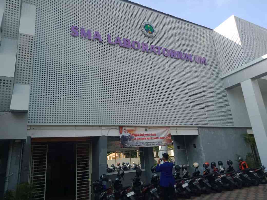 Sma Lab Assignment Akademik dan Non-Akademik: Praktik Baik Asistensi Mengajar di SMA Lab ...