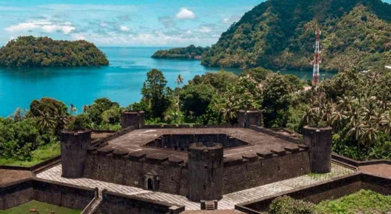 Benteng Belgica di Pulau Banda: Menelusuri Warisan Kolonial dan Perjuangan Lokal 3 Menjelajah Benteng Belgica: Destinasi Wajib di Banda Neira Halaman 1 -  Kompasiana.com