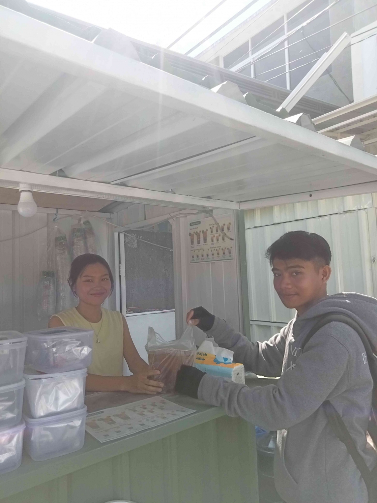 penjual es teh plastikan di kota kediri