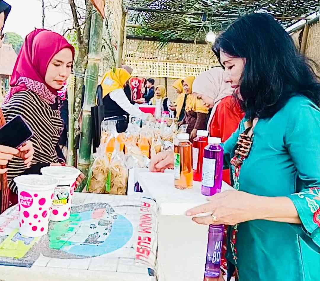 Desa Tea Menikmati Bligo Mint Tea di Pasar Tradisional Desa Wisata Kare oleh ...