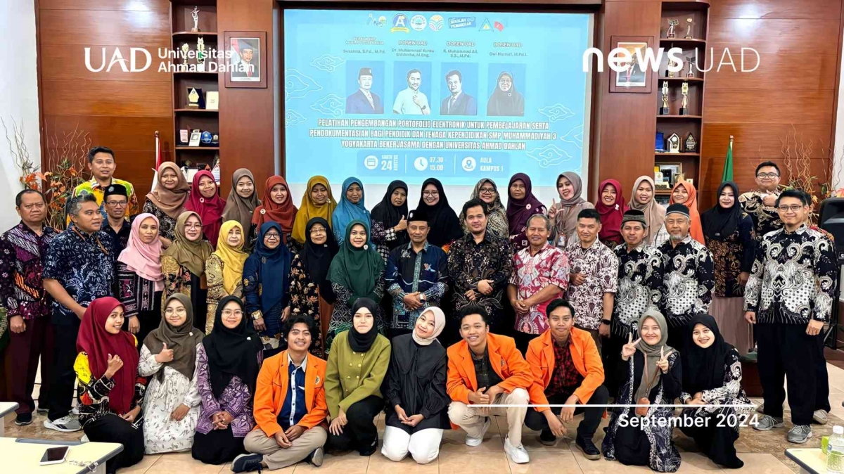 Tim PkM UAD Latih Pengembangan Portofolio Elektronik Bagi Guru ...