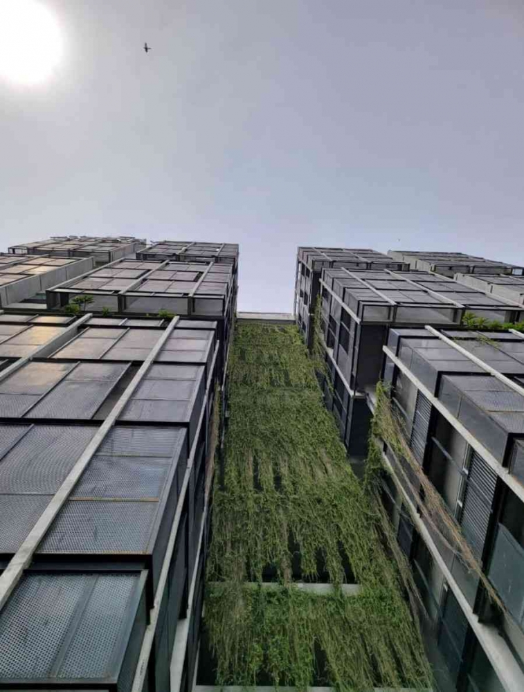 Green Building Hotel dalam Mendukung Keberlanjutan Halaman 1 ...