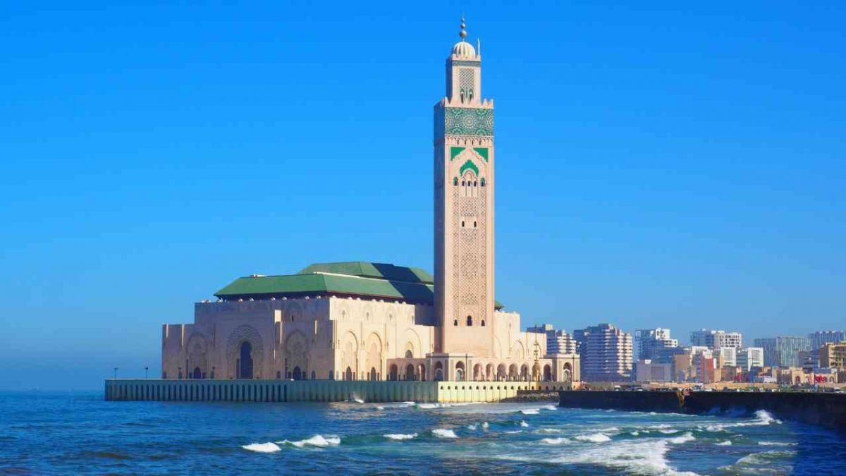 Hasnan Raja 2 Perjalanan Spiritual di Masjid Raja Hassan II, Casablanca Halaman 1 ...