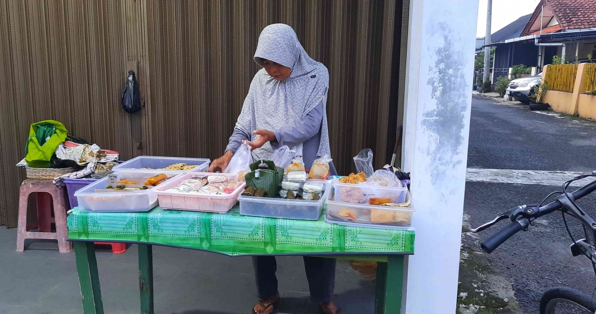 Lapak Ramesan Yu Dar di Pagi Hari, Sederhana nan Berdampak Halaman 1 ...