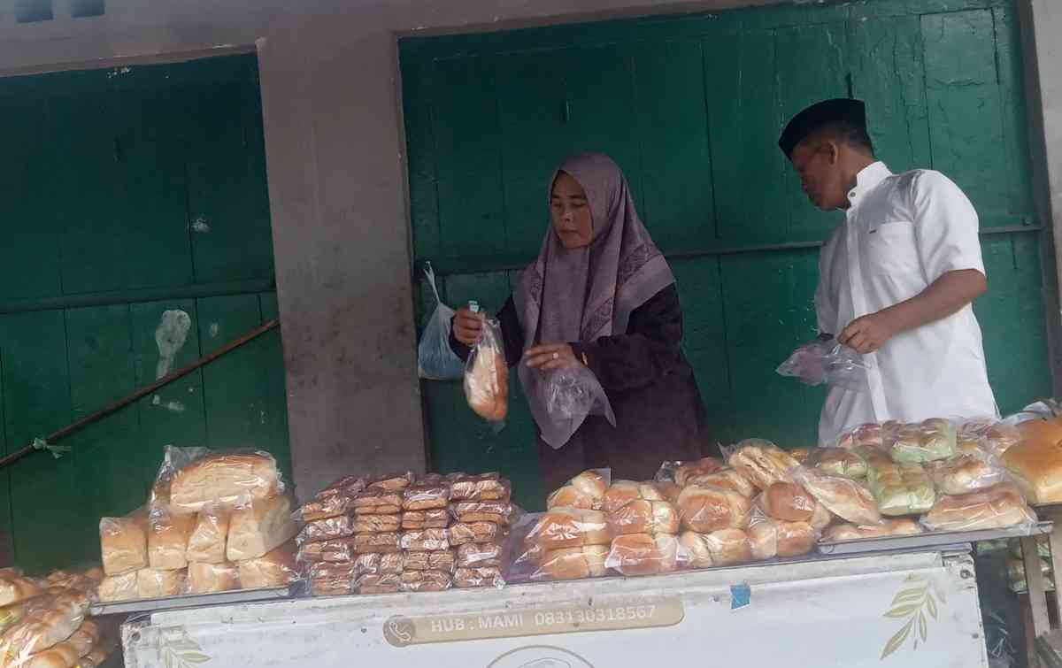 Haji Roti Tukang Roti Naik Haji ... Halaman 1 - Kompasiana.com